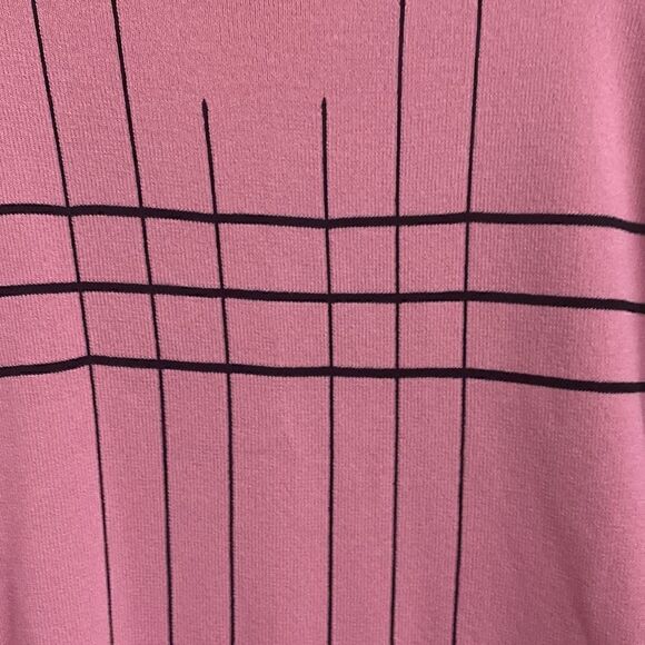 Carducci PurpleSweater with a design with black lines!! Size Small - Picture 4 of 8